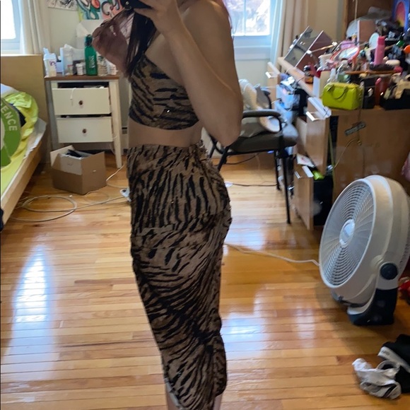 Two piece set - Picture 2 of 5